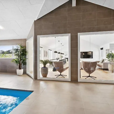5 Star In Holiday home